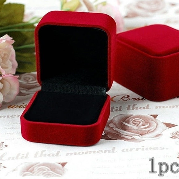 Jewelry - NWT! Red Velvet Ring Jewelry Box
